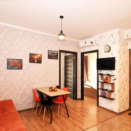 Apartment Art Django Old Avlabari Tbilisi Eksteriør billede