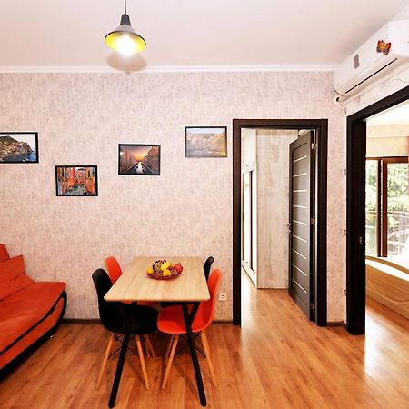 Apartment Art Django Old Avlabari Tbilisi Eksteriør billede