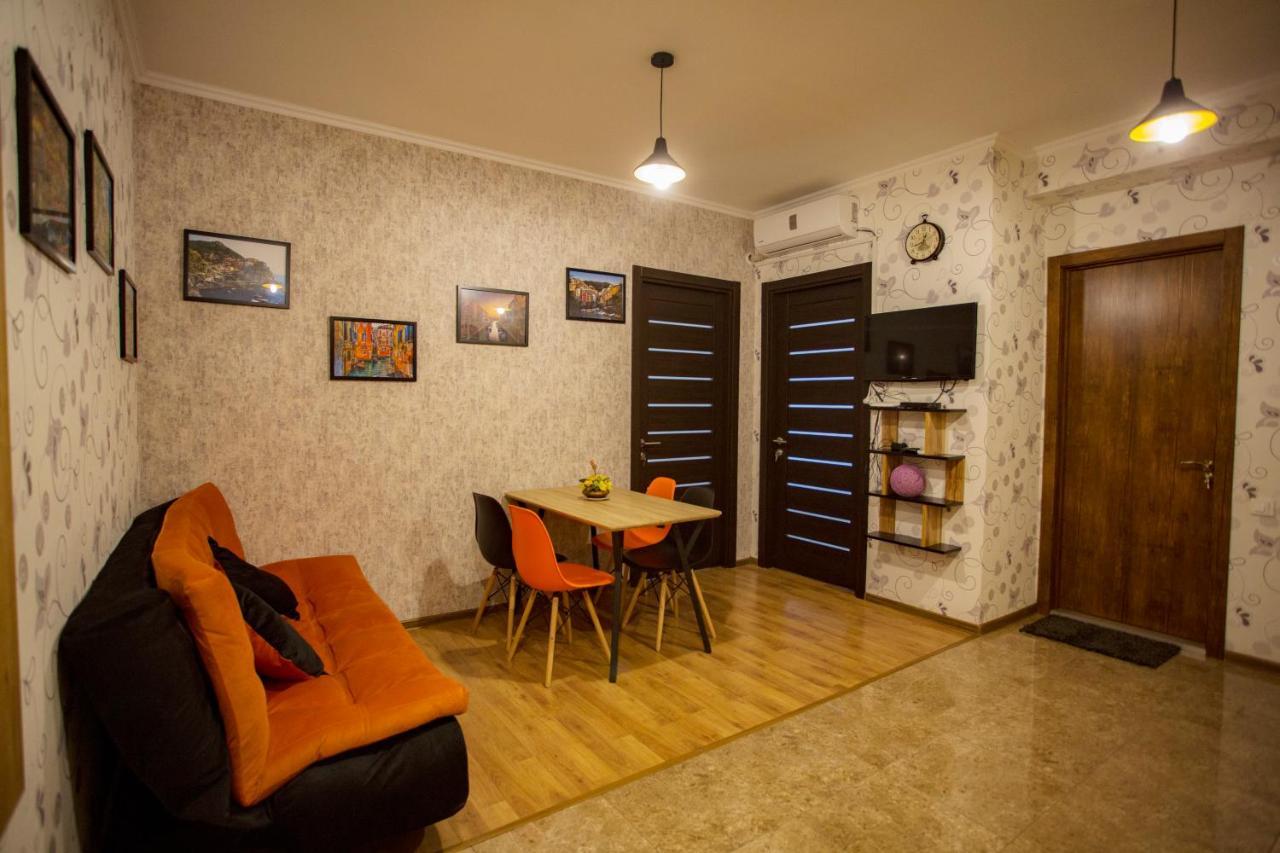 Apartment Art Django Old Avlabari Tbilisi Eksteriør billede