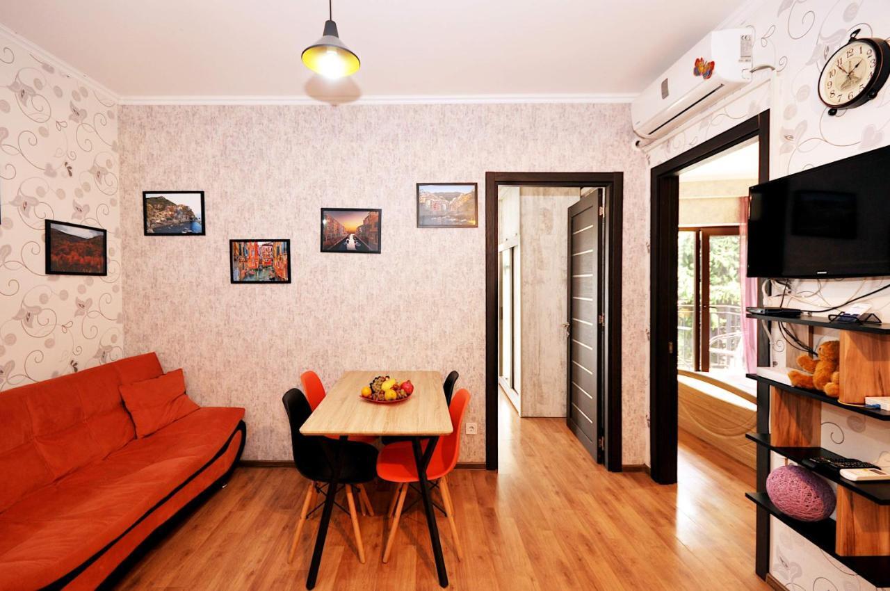 Apartment Art Django Old Avlabari Tbilisi Eksteriør billede