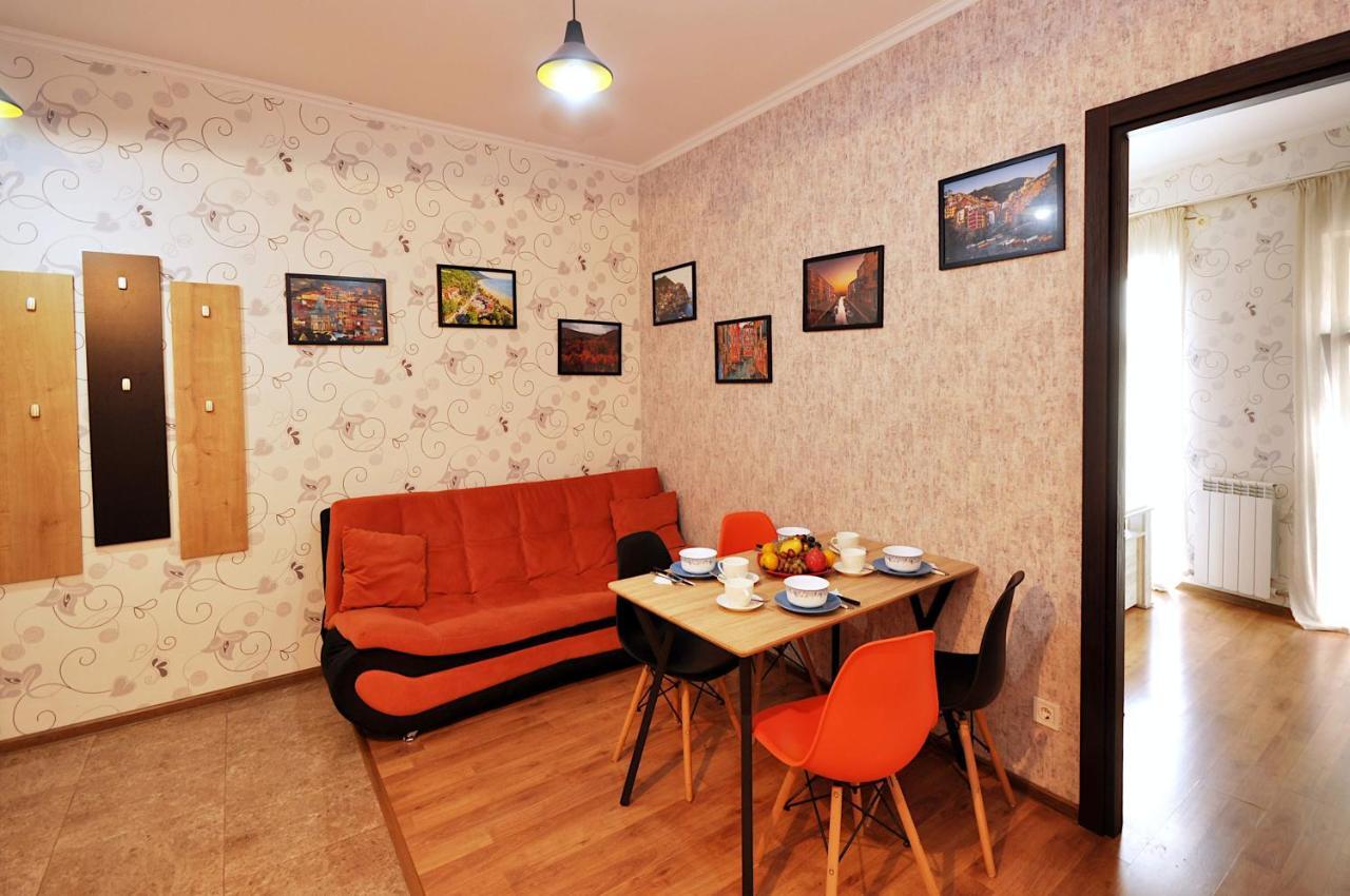 Apartment Art Django Old Avlabari Tbilisi Eksteriør billede