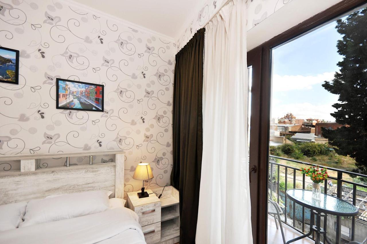 Apartment Art Django Old Avlabari Tbilisi Eksteriør billede