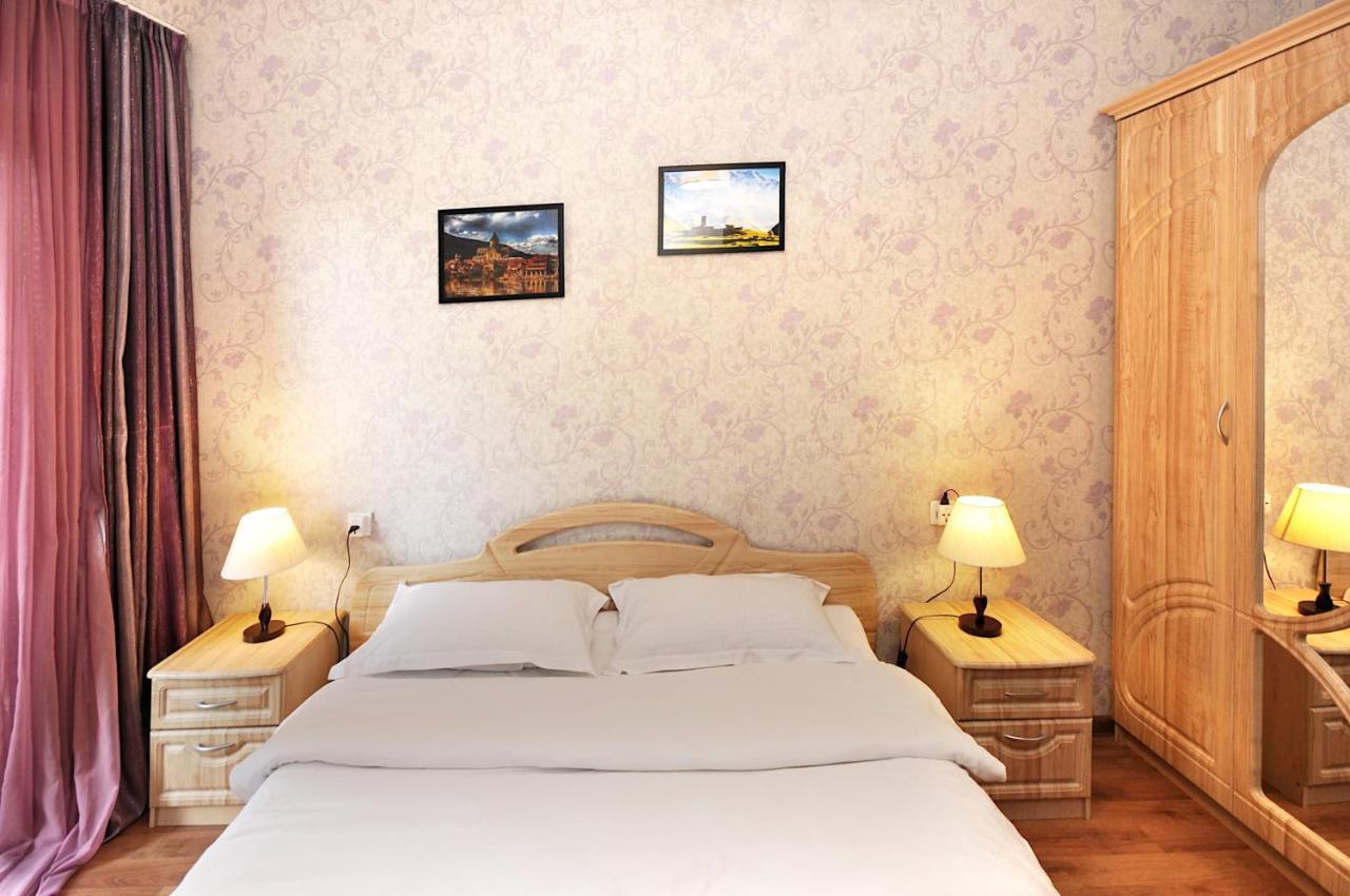 Apartment Art Django Old Avlabari Tbilisi Eksteriør billede